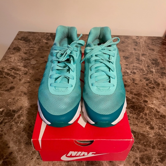 SHOES - Picture 13 of 16